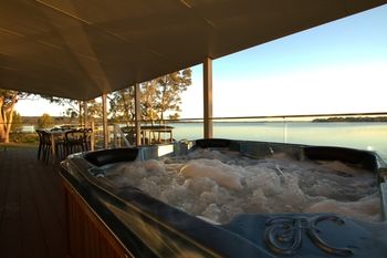 Dungowan Waterfront Apartments - Accommodation Melbourne 250