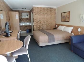 Forest Lodge Motor Inn & Restaurant - Accommodation Melbourne 1