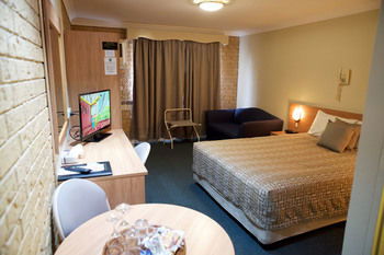 Forest Lodge Motor Inn & Restaurant - Accommodation Melbourne 9