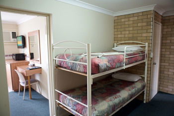 Forest Lodge Motor Inn & Restaurant - Accommodation Melbourne 11