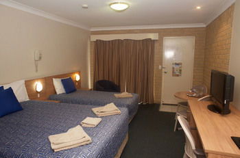 Forest Lodge Motor Inn & Restaurant - Accommodation Melbourne 13