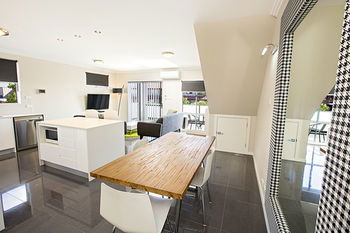 Astina Serviced Apartments - Parkside - Accommodation Melbourne 4