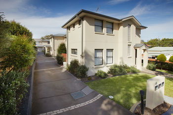 Charlestown Terrace - Accommodation Melbourne 3