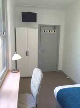 Dalziel Lodge - Accommodation Melbourne 9