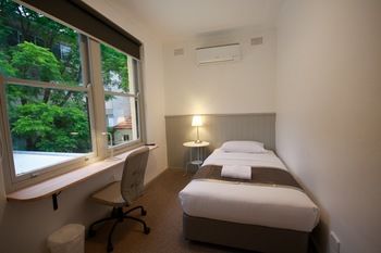 Dalziel Lodge - Accommodation Melbourne 13