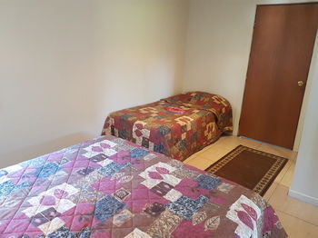 Bentley Waterfront Motel & Cottages - Accommodation Melbourne 4