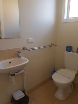 Bentley Waterfront Motel & Cottages - Accommodation Melbourne 7