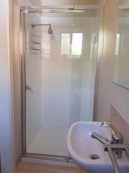 Bentley Waterfront Motel & Cottages - Accommodation Melbourne 9
