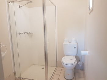 Bentley Waterfront Motel & Cottages - Accommodation Melbourne 11