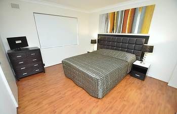 Balmain 3 Mont Furnished Apartment - Accommodation Melbourne 0