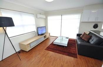Balmain 3 Mont Furnished Apartment - Accommodation Melbourne 7