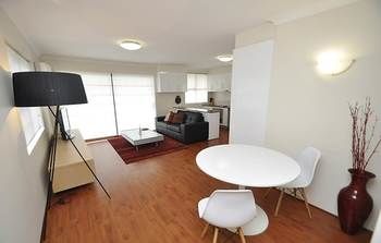 Balmain 4 Mont Furnished Apartment - Accommodation Melbourne 6