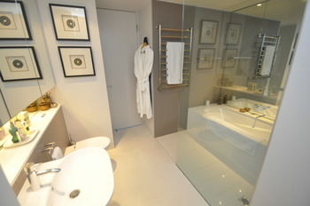 Camperdown 608 St Furnished Apartment - Accommodation Melbourne 1