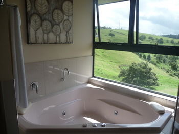 Bald Knob QLD Accommodation Melbourne