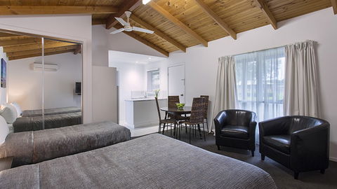 BEST WESTERN Colonial Village Motel - Accommodation Melbourne 2