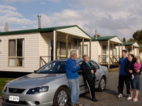 Discovery Holiday Parks  Hadspen Cosy Cabins - Melbourne 4u 2