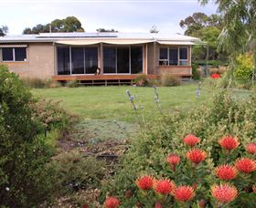 Beach And Boat Accommodation - Accommodation Melbourne 0