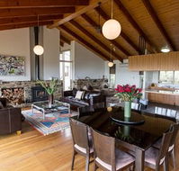 Holmesglen at Eildon - The Homestead - Accommodation Melbourne