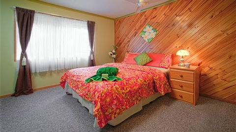 Long John Silver's Surf Retreat - Accommodation Melbourne 2
