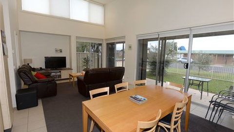 Murray Grange Villa Eight - Accommodation Melbourne 2