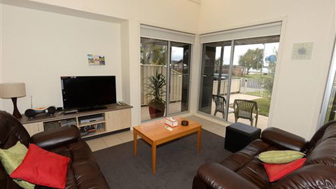 Murray Grange Villa Eight - Accommodation Melbourne 3