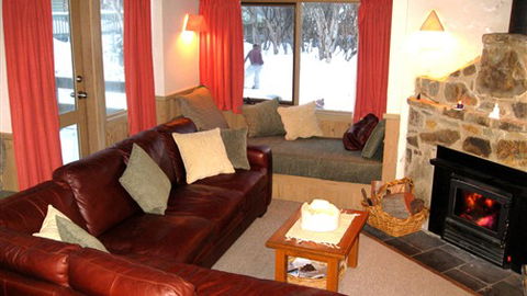 Wallace's - Crystal Creek Chalet 1 - Accommodation Melbourne 2