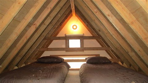 Wallace's - Crystal Creek Chalet 1 - Accommodation Melbourne 5