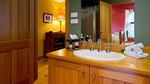 Abbott's Rest - Hepburn Springs - Melbourne 4u 2