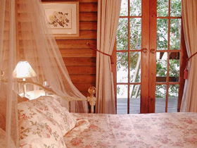 Aldgate Lodge Bed & Breakfast - Accommodation Melbourne 0