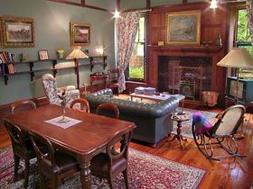 Buxton Manor - Musica Viva Apartment - Accommodation Melbourne 0