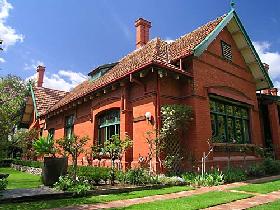 Buxton Manor - Musica Viva Apartment - Accommodation Melbourne 2