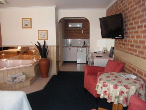 BEST WESTERN Colonial Motor Inn Bairnsdale - Accommodation Melbourne 3