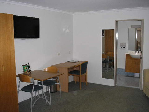 Centre Point Motor Inn - Accommodation Melbourne 1