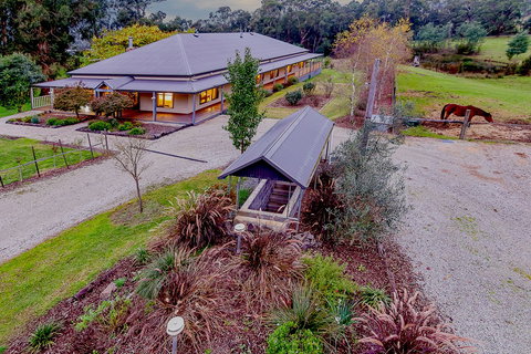 Lalee Farm - Accommodation Melbourne 0