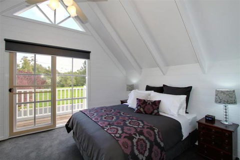 Creek Cottage Bed & Breakfast - Accommodation Melbourne 0