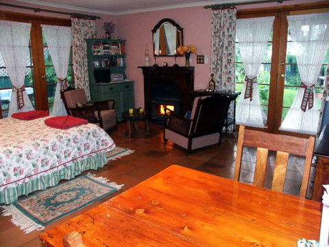 Gawler Churchhill Mews Bed & Breakfast - Accommodation Melbourne 0
