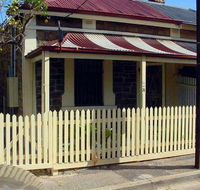 Clyde's Cottage - Melbourne 4u