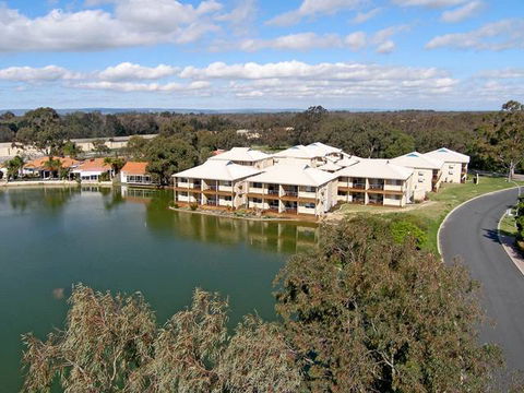 Lakeside Holiday Apartments - Accommodation Melbourne 1