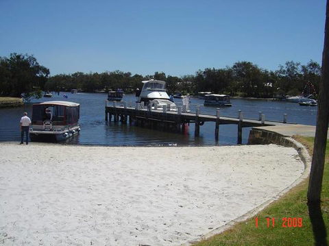 Lakeside Holiday Apartments - Accommodation Melbourne 4