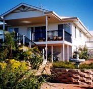 Lovering's Beach Houses - The Whitehouse Emu Bay - Accommodation Melbourne