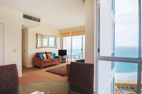 Pacific Views Resort - Main Beach - Accommodation Melbourne 1