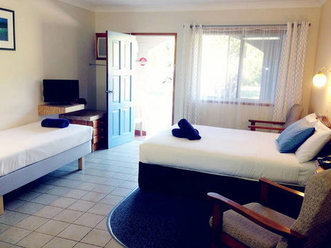 Paradise Court Holiday Units - Accommodation Melbourne 2