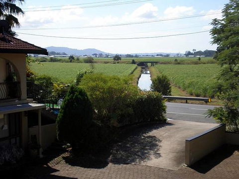 Poinciana Motel - Accommodation Melbourne 0