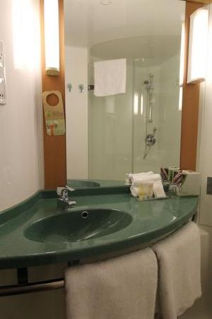 Ibis Newcastle - Accommodation Melbourne 1