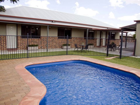 Saltbush Motor Inn - Accommodation Melbourne 1