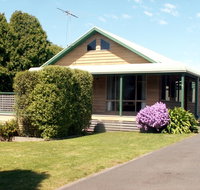 The Black Dolphin - Accommodation Melbourne