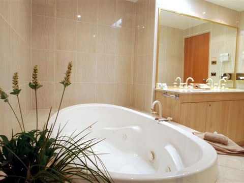 Hermitage Campbelltown - Accommodation Melbourne 2