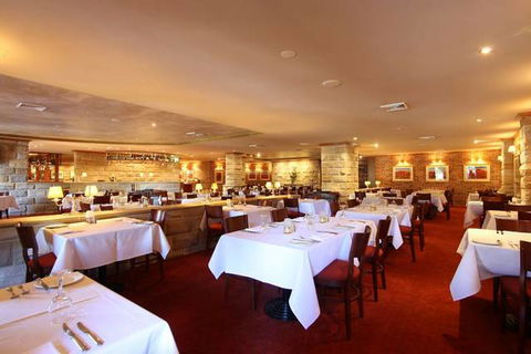 Hermitage Campbelltown - Accommodation Melbourne 7