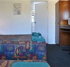 Adrian Motel - Forbes - Melbourne 4u
