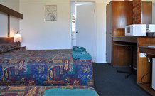 Adrian Motel - Forbes - Melbourne 4u 0